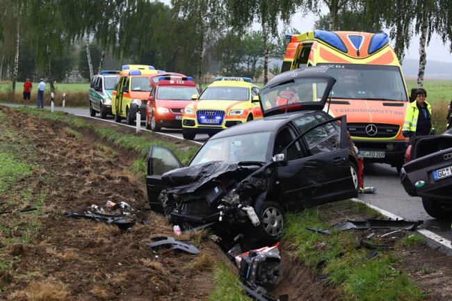 Schwerer Unfall Eine Tote Vier Verletzte Freie Presse Hohenstein