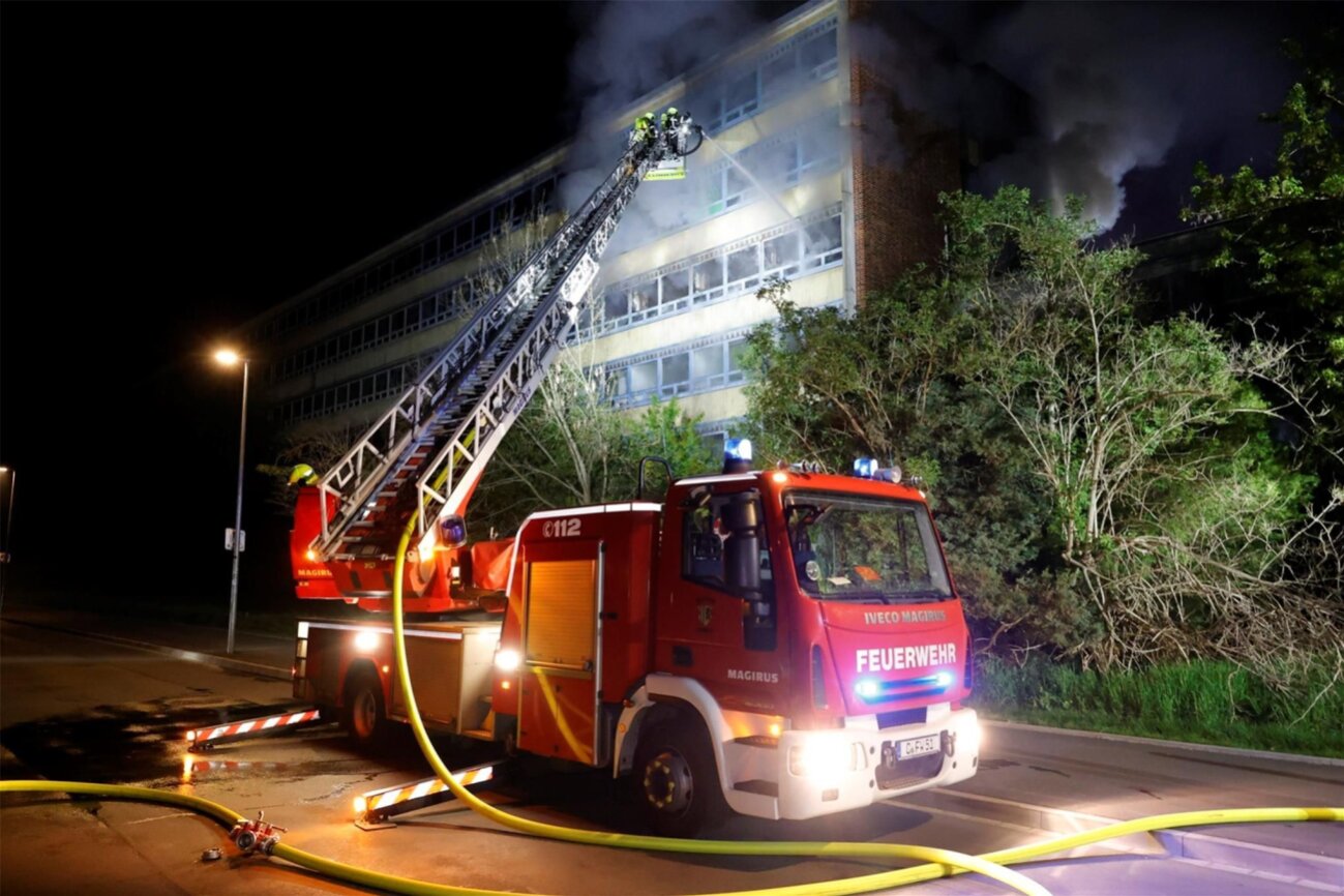 Brand In Chemnitz Einsatz In Einstigem Ddr Vorzeigebetrieb