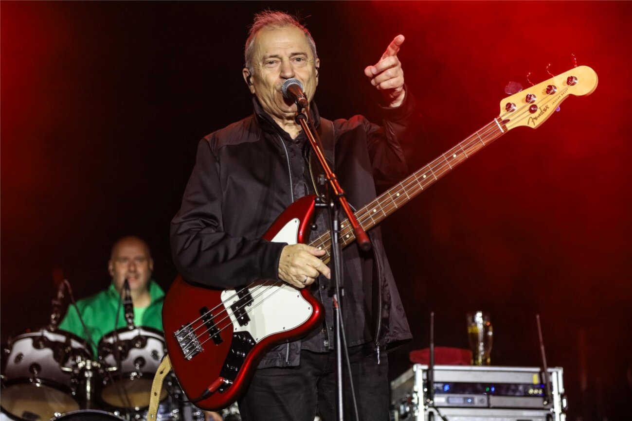 Spider Murphy Gang rockt auf der Waldbühne im Erzgebirge sogar den Regen