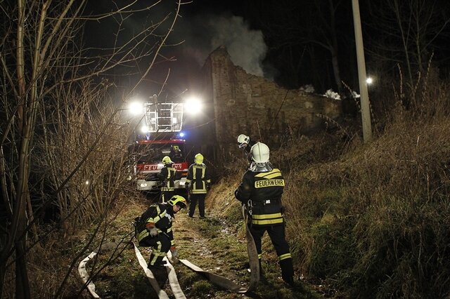 <p>
	&quot;Um die genaue Ursache zu klären, wird ein Brandursachenermittler Untersuchungen aufnehmen&quot;, sagte Thomas Harte, Außendienstleiter der Polizeidirektion Chemnitz-Erzgebirge.</p>
