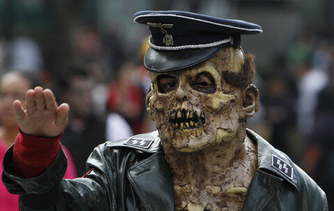 <p>
	Allerdings erheben auch Zombies aus Brisbane in Australien mit einer Versammlung von 8000 Menschen im Oktober den Anspruch auf den Titel.</p>
