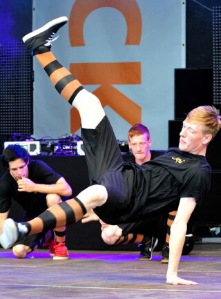<p>
	Die Tänzer des Vereins Kraftwerk begeisterten mit ihrer Breakdance- und Freestyle-Show.</p>
