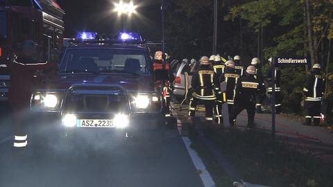 <p>
	An den drei beteiligten Fahrzeugen entstand ein Schaden von 50.000 Euro.</p>
