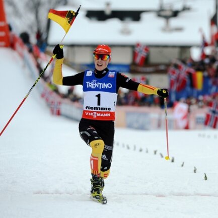 <p>
	Der Oberwiesenthaler gewann am Donnerstag den Titel in der Kombination nach einem Sprung von der Großschanze und dem 10 Kilometer-Langlauf.</p>
