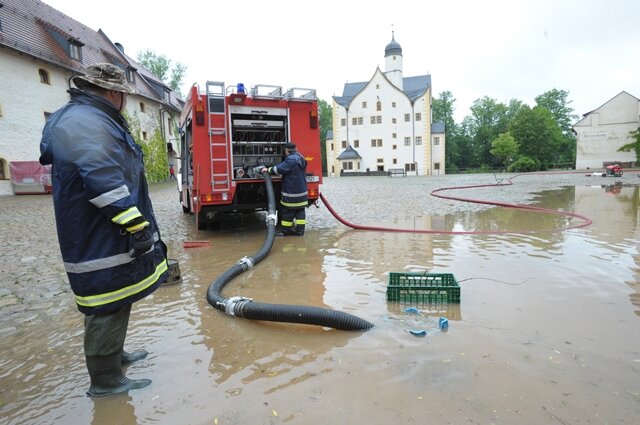 <p>
	Feuerwehreinsatz am Wasserschloss Klaffenbach</p>
