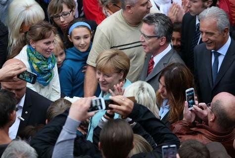 <p>
	Bundeskanzlerin Angela Merkel hat am Montagabend die Massen ins Zwickauer Zentrum gezogen.</p>

