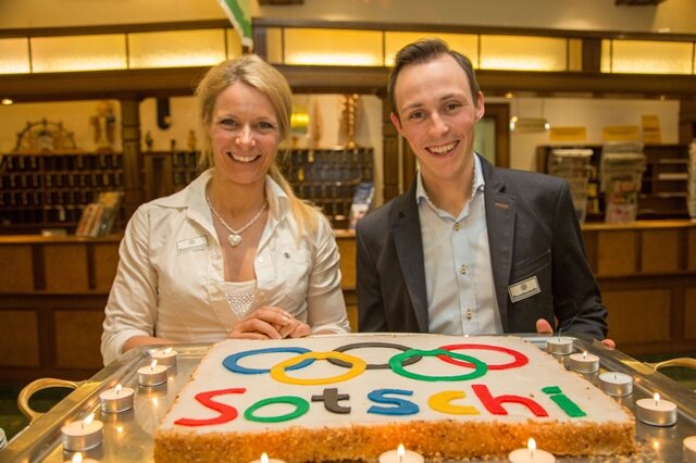<p>
	Am Dienstagabend fand im Panorama-Hotel im erzgebirgischen Oberwiesenthal eine feierliche Begrüßung der Olympioniken statt. (Im Bild: Claudia Nystad und Eric Frenzel)</p>
