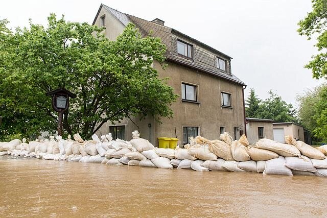 <p>
	Unwetter in Sachsen: Besonders betroffen sind die Gebiete, die bereits am Samstag&nbsp; ausreichend Niederschlag abbekommen haben.</p>
