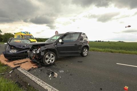 <p>
	Der 35-jährige Skoda-Fahrer erlitt ebenfalls schwere Verletzungen.</p>
