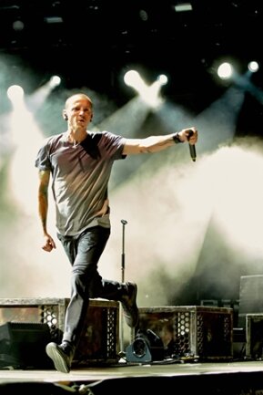 <p>
	Die rund 82.000 Besucher konnten seit Freitag bereits mit Bands wie Linkin Park, Iron Maiden...</p>
