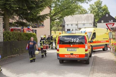 <p>
	Die Feuerwehr hat am Freitag eine Seniorin in Zwönitz gerettet.</p>
