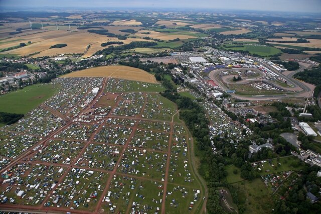 <p>Der Große Preis von Deutschland hat in diesem Jahr erneut über 200.000 Motorrad-Fans an den Sachsenring gelockt.</p>
