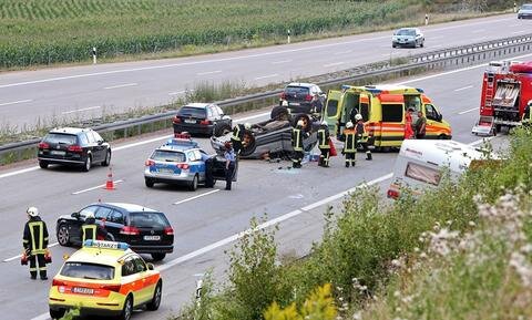 <p>
	Laut Polizeisprecher Detlef Schönefuß wurden drei Personen verletzt.</p>
