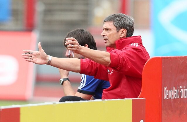 <p>
	Das Team von Trainer Karsten Heine setzte sich am Sonntag beim Aufsteiger Fortuna Köln mit 2:1 (0:0) durch und bleibt nach dem 4. Spieltag ungeschlagen.&nbsp;</p>
