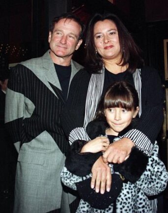 <p>
	Williams war dreimal verheiratet. Diese Aufnahme aus dem Jahr 1998 zeigt ihn mit seiner zweiten Frau Marsha Garces und der gemeinsamen Tochter Zelda.</p>
