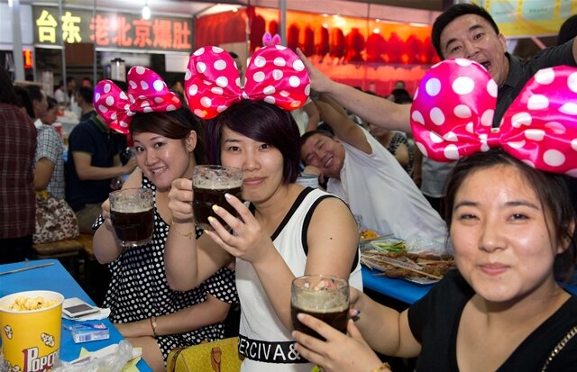 <p>
	Beim internationalen Bierfest von Qingdao eifern die Organisatoren dem Münchner Oktoberfest nach.</p>
