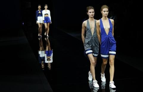 <p>
	Bevor Giorgio Armani am Samstag seine Hauptkollektion bei der «Milano Moda Donna» vorführen wird, schickte er am Donnerstag die neuen Modelle seiner jungen Linie auf den Laufsteg.</p>
