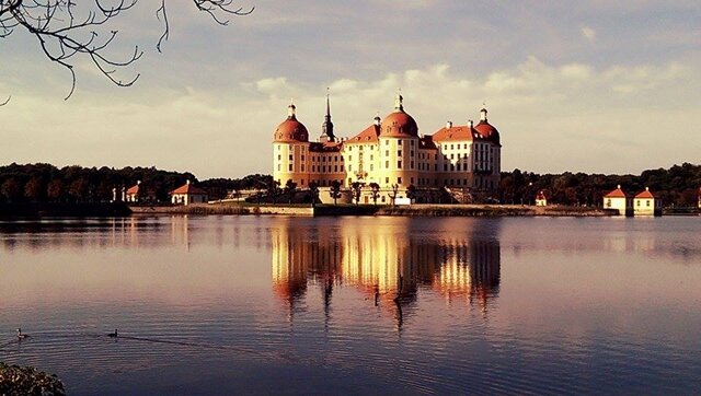 <p>
	Schloss Moritzburg</p>
