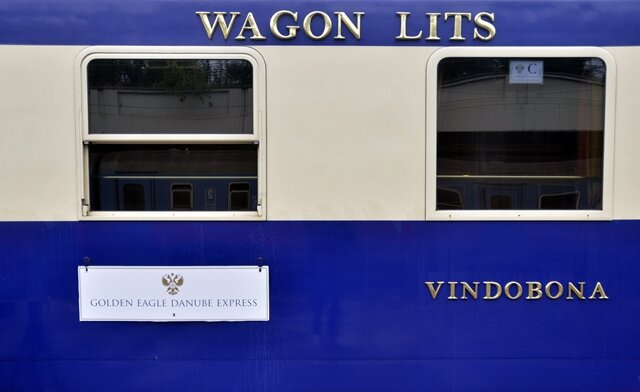 <p>
	Eine Außenansicht des Schlafwagens des Golden Eagle Express Donau, so der neue Name, vor dem Start vom Westbahnhof in Budapest.</p>
