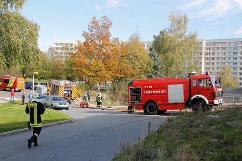 <p>
	Die Feuerwehr in Chemnitz musste am Montag zu einem Brand im alten Versorgungszentrum an der der Bruno-Granz-Straße 26 ausrücken.</p>
