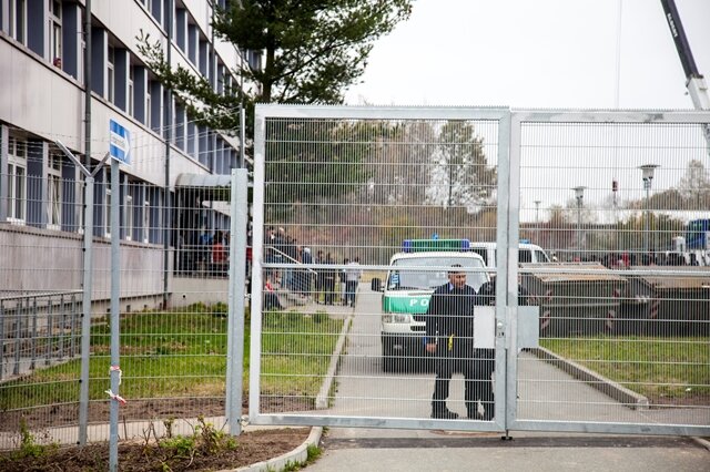 <p>
	Bei einer Schlägerei im Asylbewerberheim in Schneeberg ist am Donnerstagmittag ein Bewohner schwer verletzt worden.</p>
