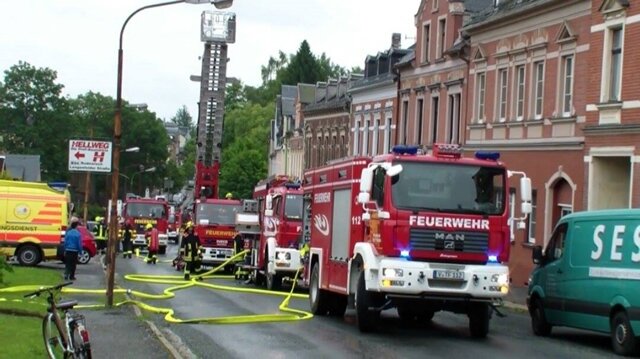 <p>
	Die Treuener Feuerwehr in Zusammenarbeit mit der FW Lengenfeld</p>
