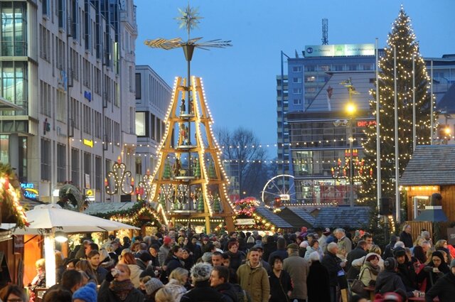 <p>
	Geöffnet hatte der Weihnachtsmarkt täglich von 10 bis 21 Uhr, am 23. Dezember, dem letzten Tag, von 10 bis 20 Uhr.</p>
