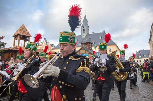 <p>
	In Annaberg-Buchholz ist am Sonntag, 4. Advent, die Saison der großen weihnachtlichen Bergparaden zu Ende gegangen.</p>
