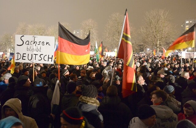 <p>
	Es war die elfte und bislang größte Kundgebung der «Patriotischen Europäer gegen die Islamisierung des Abendlandes». Zuletzt waren am 22. Dezember 17.500 Menschen dem Aufruf gefolgt.</p>
