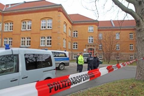<p>
	Das Jobcenter in Zwickau ist am Donnerstagfrüh wegen einer Bombendrohung evakuiert worden.</p>
