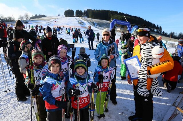 <p>
	Der Inhaber des Skiflifts Alexander Richter freute sich riesig über die breite Resonanz der Veranstaltung zu den World-Snow-Days. &quot;Wir konnten etwa 500 Besucher begrüßen&quot;, sagte er.</p>

