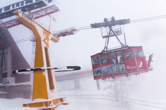 <p>
	Die Schneekanonen laufen auf Hochtouren, um den Wintersportbetrieb zu gewährleisten.</p>
