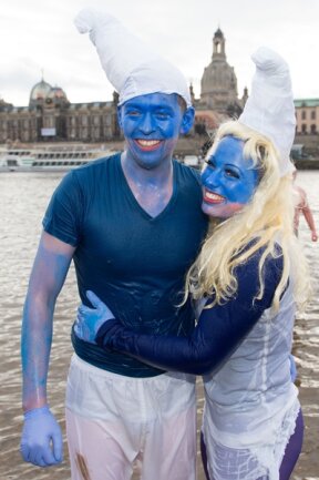 <p>
	Einige der Teilnehmer hatten sich gänzlich verkleidet - als blaugesichtige Schlümpfe, Ärzte und OP-Schwestern oder Obelix.</p>
