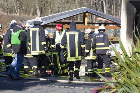 <p>
	Die freiwilligen Feuerwehren Neuensalz, Mechelgrün, Zobes, Theuma und Thoßfell waren im Einsatz.</p>
