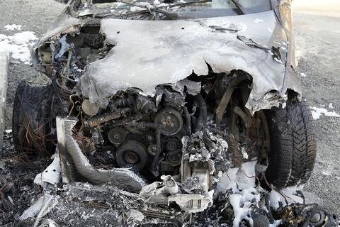 <p>
	Ein BMW ist in der Nacht zum Donnerstag in Chemnitz ausgebrannt.</p>
