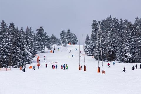 <p>
	Auf dem Fichtelberg wurden am Freitag 90 Zentimeter Schnee gemessen.&nbsp;</p>
