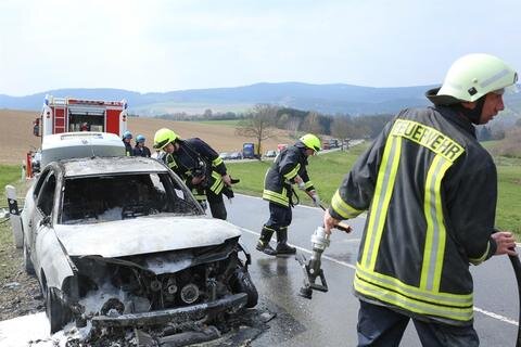 <p>
	Die Feuerwehren Forchheim, Görsdorf, Pockau und Wernsdorf wurden gegen 13 Uhr zum Unfallort gerufen. Sie waren mit über 20 Einsatzkräften vor Ort.</p>
