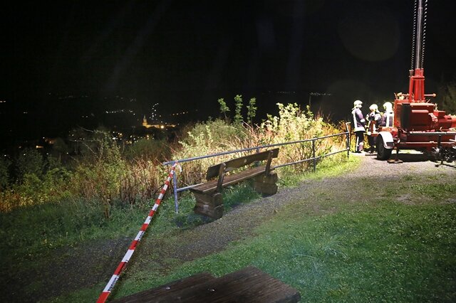 <p>
	Passanten haben am Samstagabend eine Leiche auf dem Pöhlbergplateau gefunden.</p>
