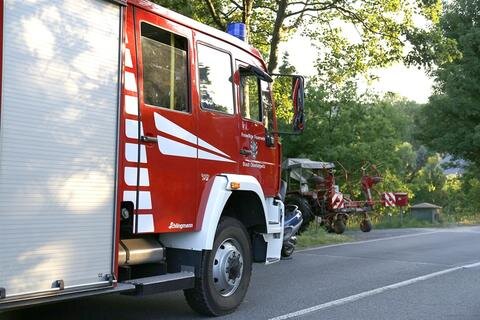 <p>
	Zwischen beiden Fahrzeugen kam es zu keiner Berührung. Der Schwerverletzte wurde in ein Chemnitzer Krankenhaus gebracht. Dort erlag er seinen Verletzungen.</p>
