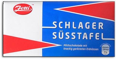 <p>
	<strong>80 Pfennig</strong><br />
	&nbsp;</p>
<p>
	Die Schlager-Süßtafel aus dem VEB Rotstern Schokoladenwerk in Saalfeld war ein Symbol für die Mangelwirtschaft in der DDR: Für 80 Pfennig bekam der Kunde ein Produkt aus Hartfett, Zucker, Molke und mit ganzen sieben Prozent Kakao, wahlweise mit Erdnüssen. Kakao als Importrohstoff war teuer, richtige Schokolade kostete pro Tafel drei bis vier Mark – im Westen 50 bis 90 Pfennig. Heute ist die Schlager-Süßtafel wieder erhältlich – von Zetti und mit 32 Prozent Kakao.</p>
