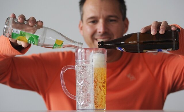 <p>
	R wie Radler: beliebtes Biermischgetränk mit Limo (Orange oder Zitrone); bisschen Sprachverwirrung - oft auch Alsterwasser genannt.</p>
