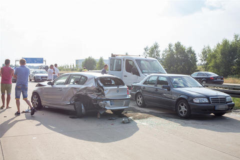 <p>
	Zwei weitere Unfällen ereigneten sich auf der A 4 kurz vor dem Unfall nahe Siebenlehn im Bereich Berbersdorf.</p>
