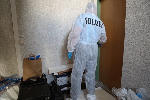 <p>
	Die Mordkommission der Polizeidirektion Chemnitz hat die Ermittlungen übernommen.</p>
