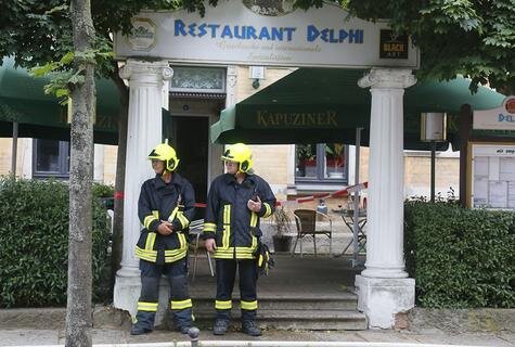 <p>
	Wegen eines Kellerbrands sind am Sonntagabend in Chemnitz ein Mehrfamilienhaus und ein darin befindliches Restaurant geräumt worden.&nbsp;</p>
