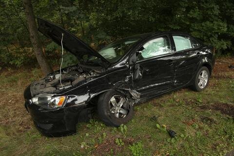<p>
	Der 67-Jährige wurde schwer, der 26 Jahre alte Fahrer des Mitsubishi, sowie die Person im Citroën wurden leicht verletzt.</p>
<p>
	&nbsp;</p>
