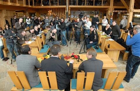 <b>22. Februar:</b> Pressekonferenz  im Huthaus Deutschneudorf zum Stand der Schatzsuche.