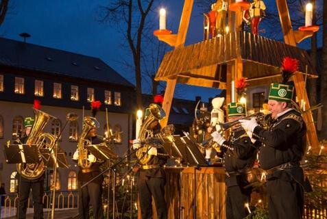<p>
	Weihnachtliches Flair beim Wiesenthaler Advent in Oberwiesenthal.</p>
