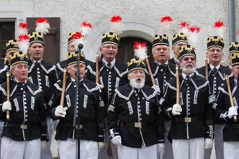 <p>
	Traditionelle Bergparade in Zwickau. Die Bergbautradition hat die Stadt über Jahrhunderte geprägt.</p>
