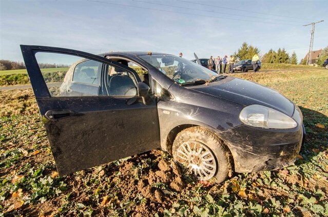 <p>
	Den Angaben zufolge hatte eine Fiat-Fahrerin aus bisher ungeklärter Ursache die Kontrolle über ihren Wagen verloren.</p>
