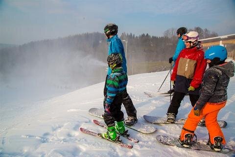<p>
	Endlich Winter: Am Neujahrstag hat in Augustusburg der Skibetrieb begonnen.</p>
